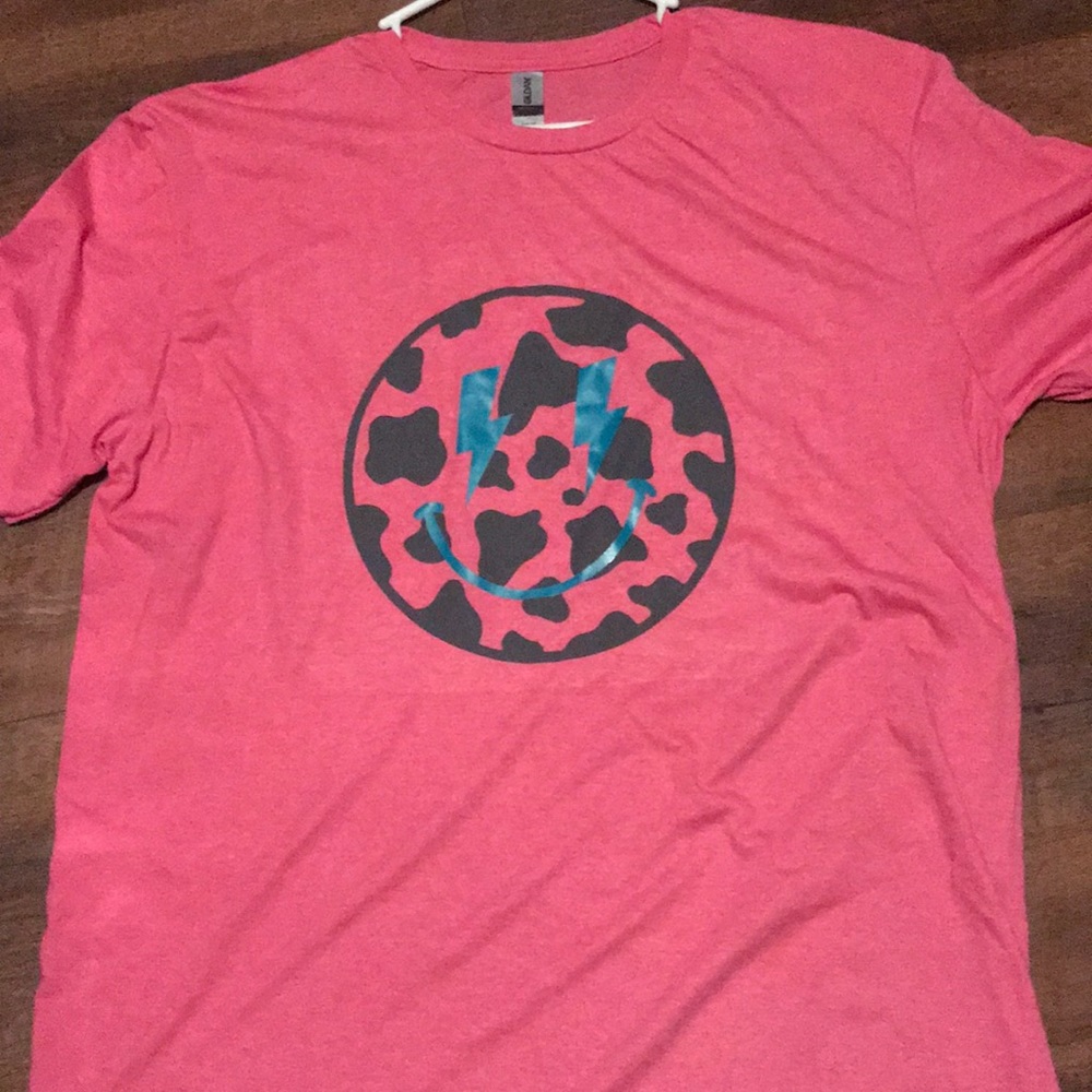 Custom made cow print smiley face t-shirt sz. Xl
